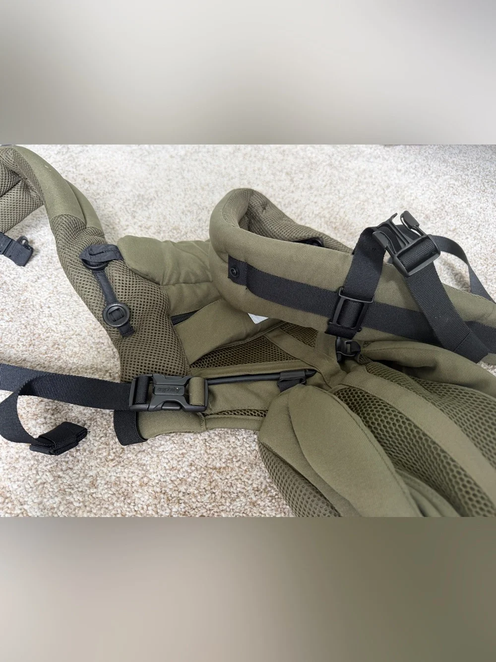 Ergobaby™ Omni 360 Cool Air Mesh - Khaki Green (like new)